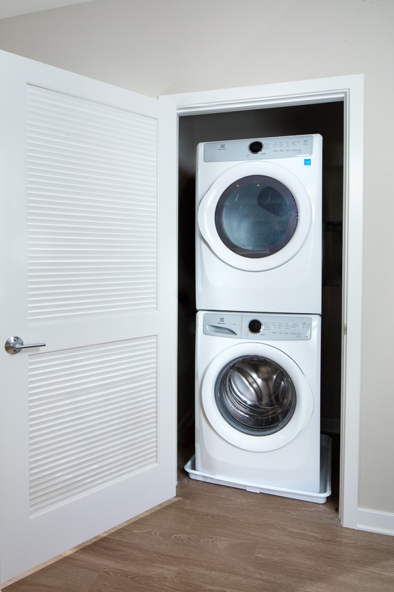 stackable washer dryer at scout luxury fairfax apartments